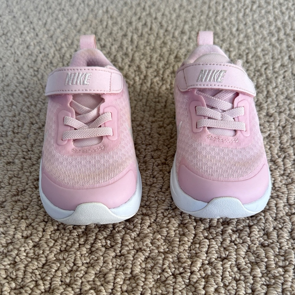 Nike Kids Light Pink Sneakers - 7C